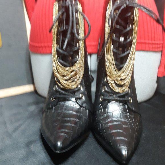 (( Listing # 81 )) (( NEW )) Keep Me High , ShoeDazzle Black Heels - Picture 2 of 9